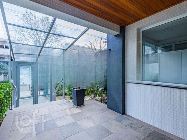 Apartamento com 140m², 3 dormitórios, 2 suítes, 2 vagas, Bela Vista em Porto Alegre