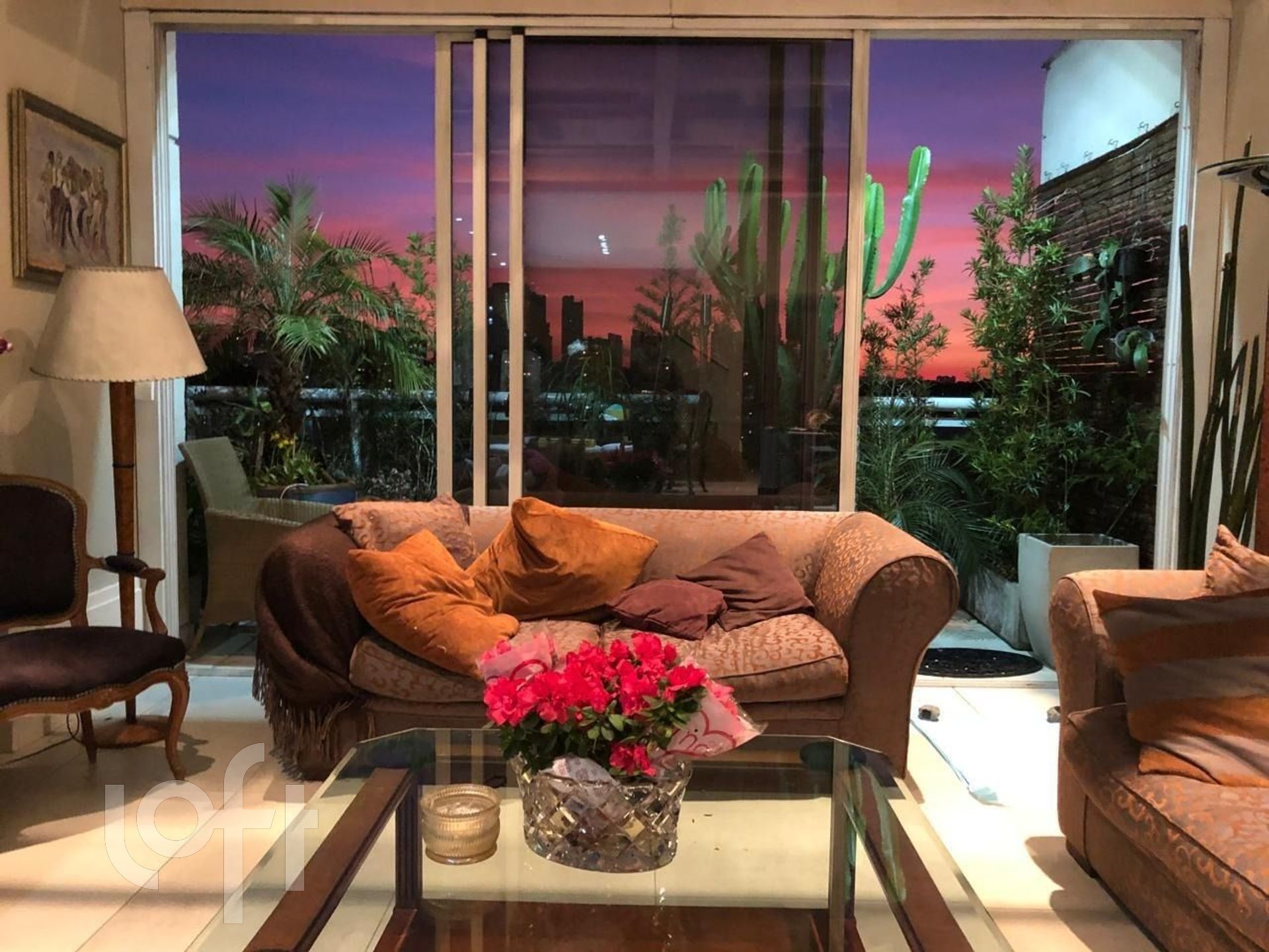 Excelente Apartamento em Cidade Monções - SP