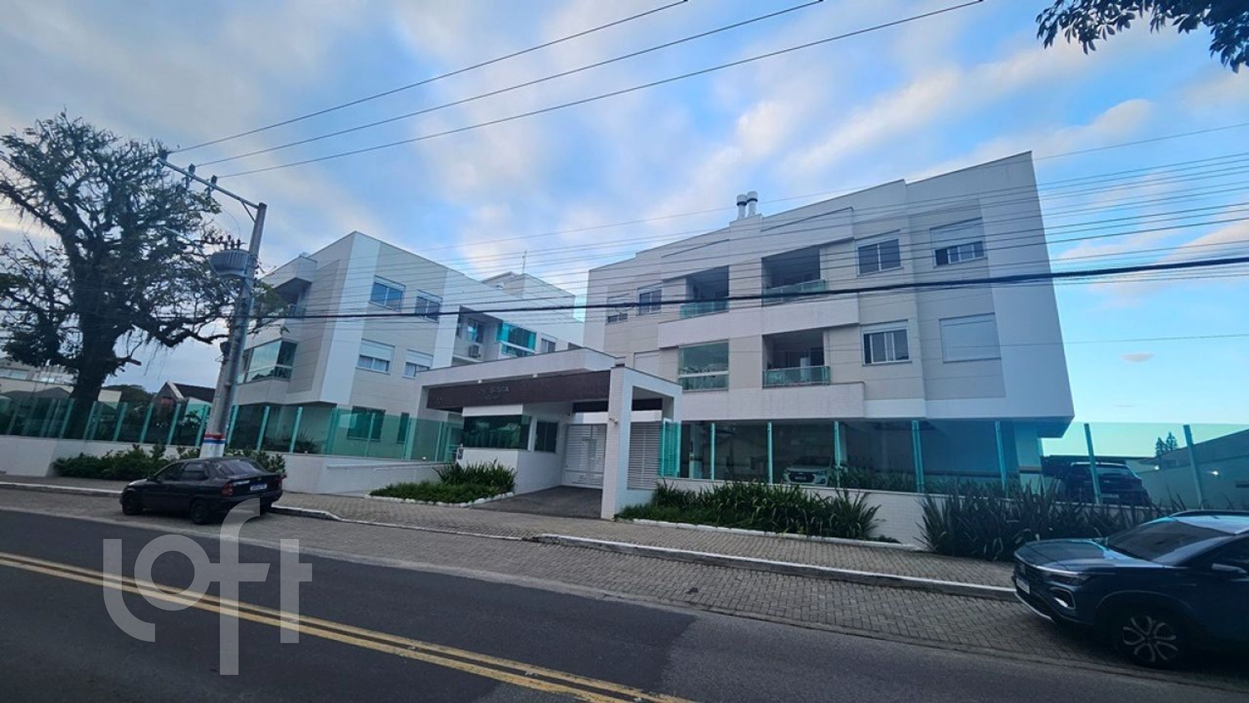Apartamento à venda em Canasvieiras com 71 m², 3 quartos, 1 suíte, 1 vaga