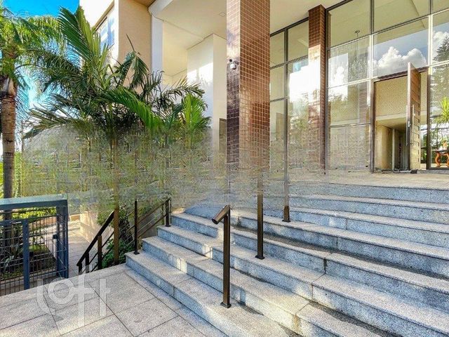 Apartamento com 108m², 3 dormitórios, 1 suíte, 2 vagas, Cristo Redentor em Porto Alegre