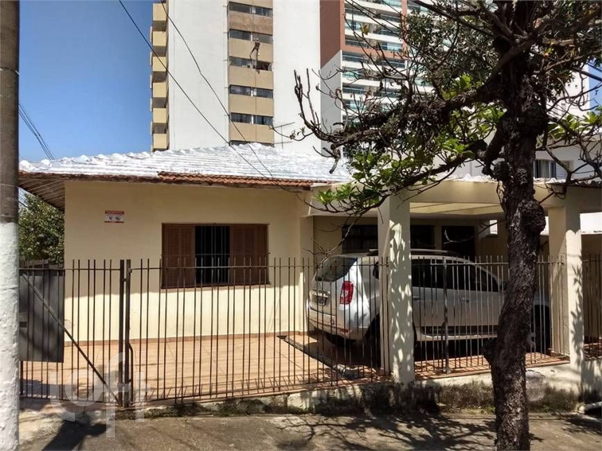 Casa à venda com 3 quartos, 250m² - Foto 2