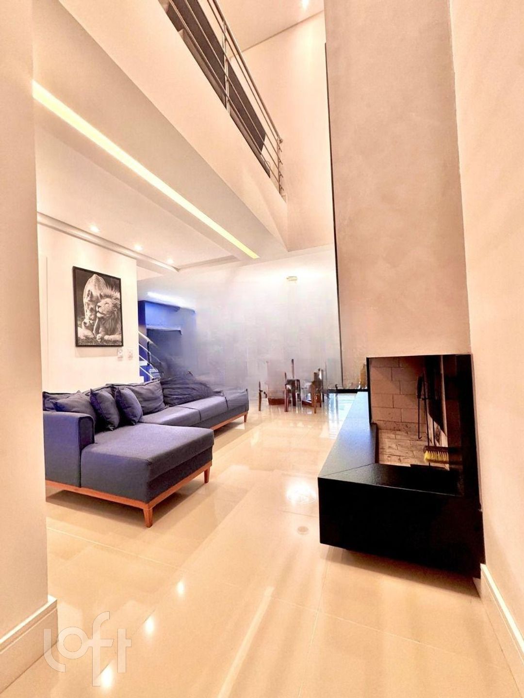 Linda casa de 3 suítes mobiliada -  Condomínio Fechado
