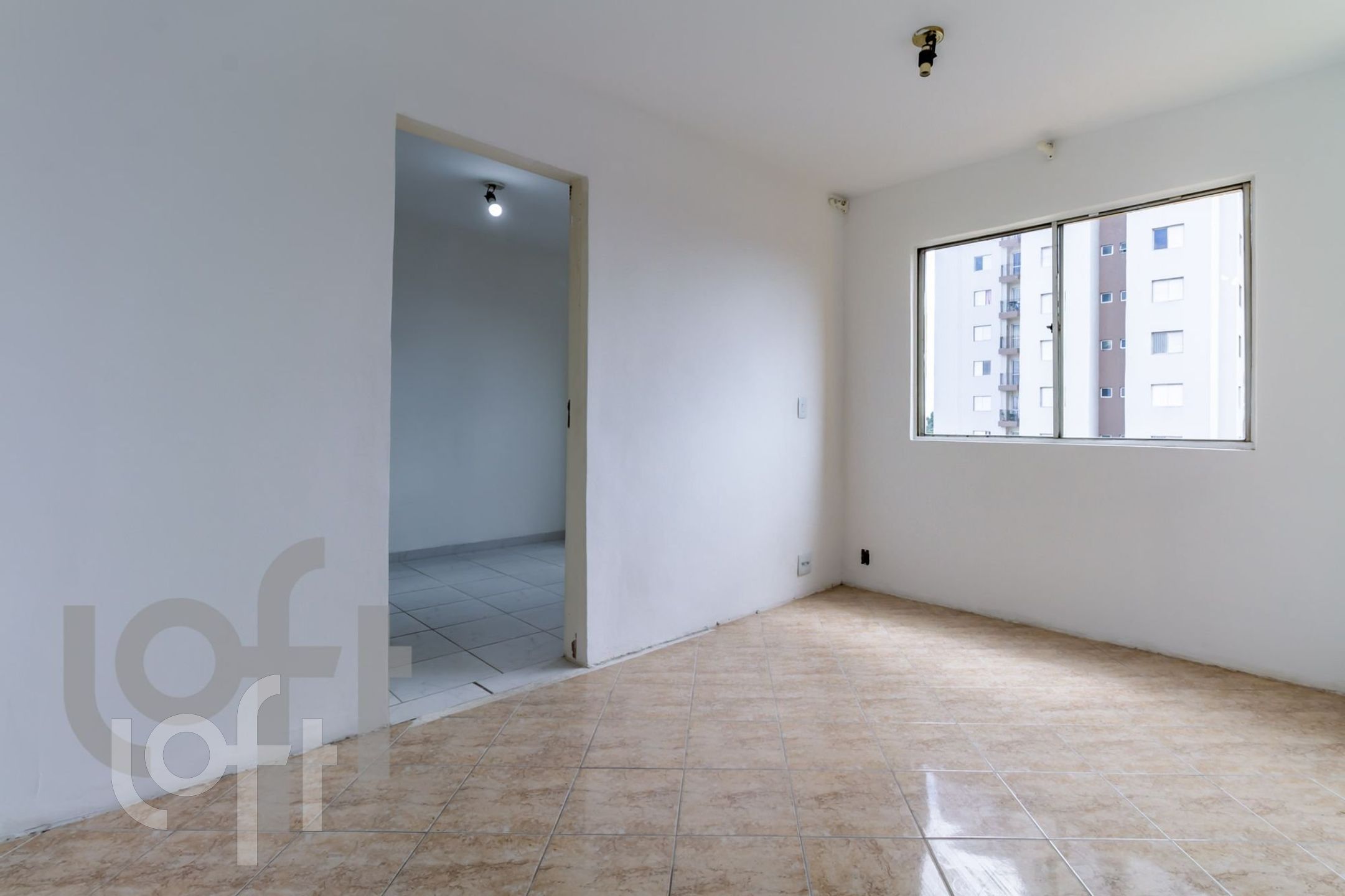 Apartamento à venda com 1 quarto, 37m² - Foto 1