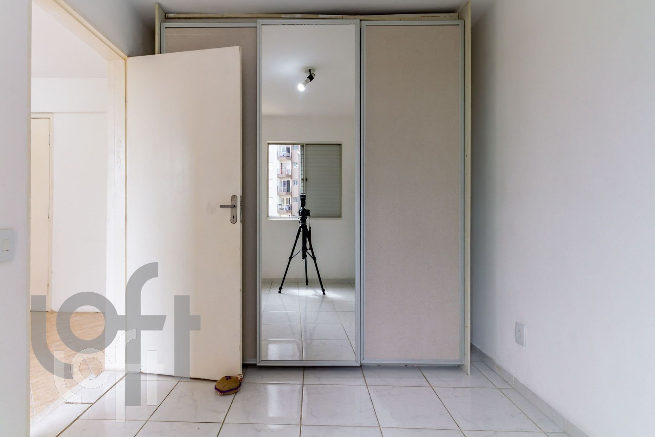 Apartamento à venda com 1 quarto, 37m² - Foto 4