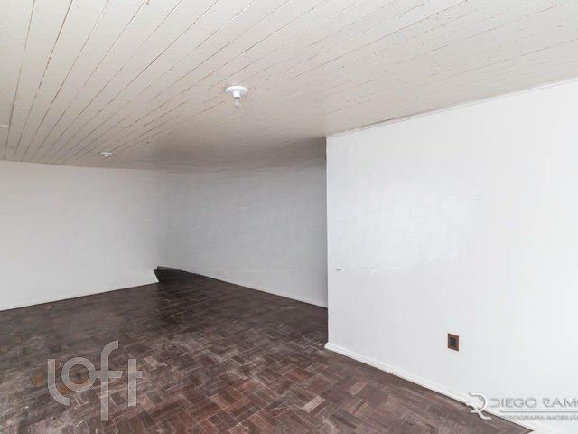 Casa com 200m², 3 dormitórios, 1 suíte, 2 vagas, Petrópolis em Porto Alegre