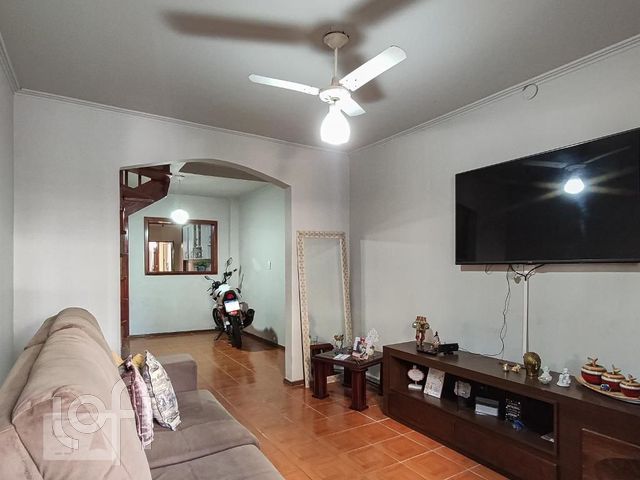 Casa com 128m², 2 dormitórios, 1 suíte, Menino Deus em Porto Alegre