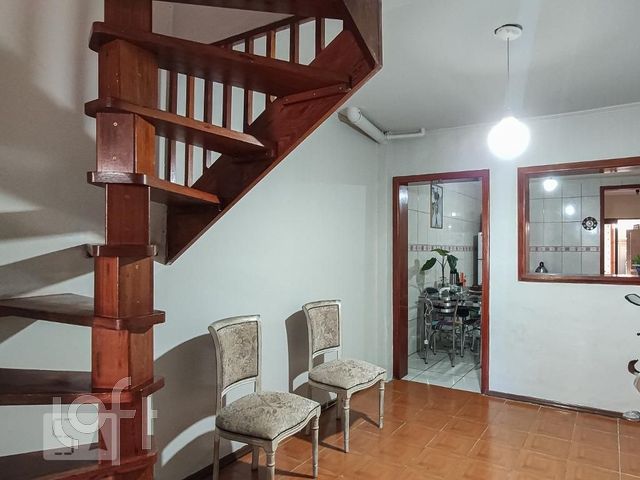 Casa com 128m², 2 dormitórios, 1 suíte, Menino Deus em Porto Alegre