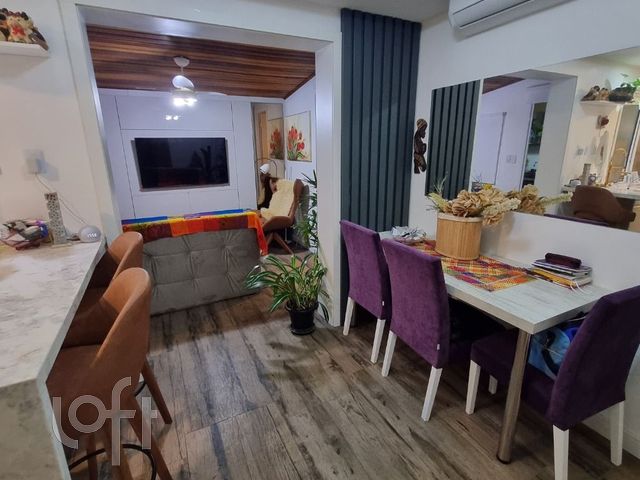 Apartamento com 61m², 2 dormitórios, 1 vaga, Menino Deus em Porto Alegre