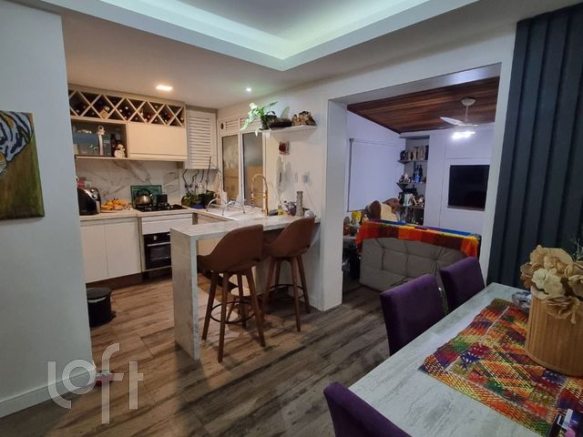 Apartamento com 61m², 2 dormitórios, 1 vaga, Menino Deus em Porto Alegre