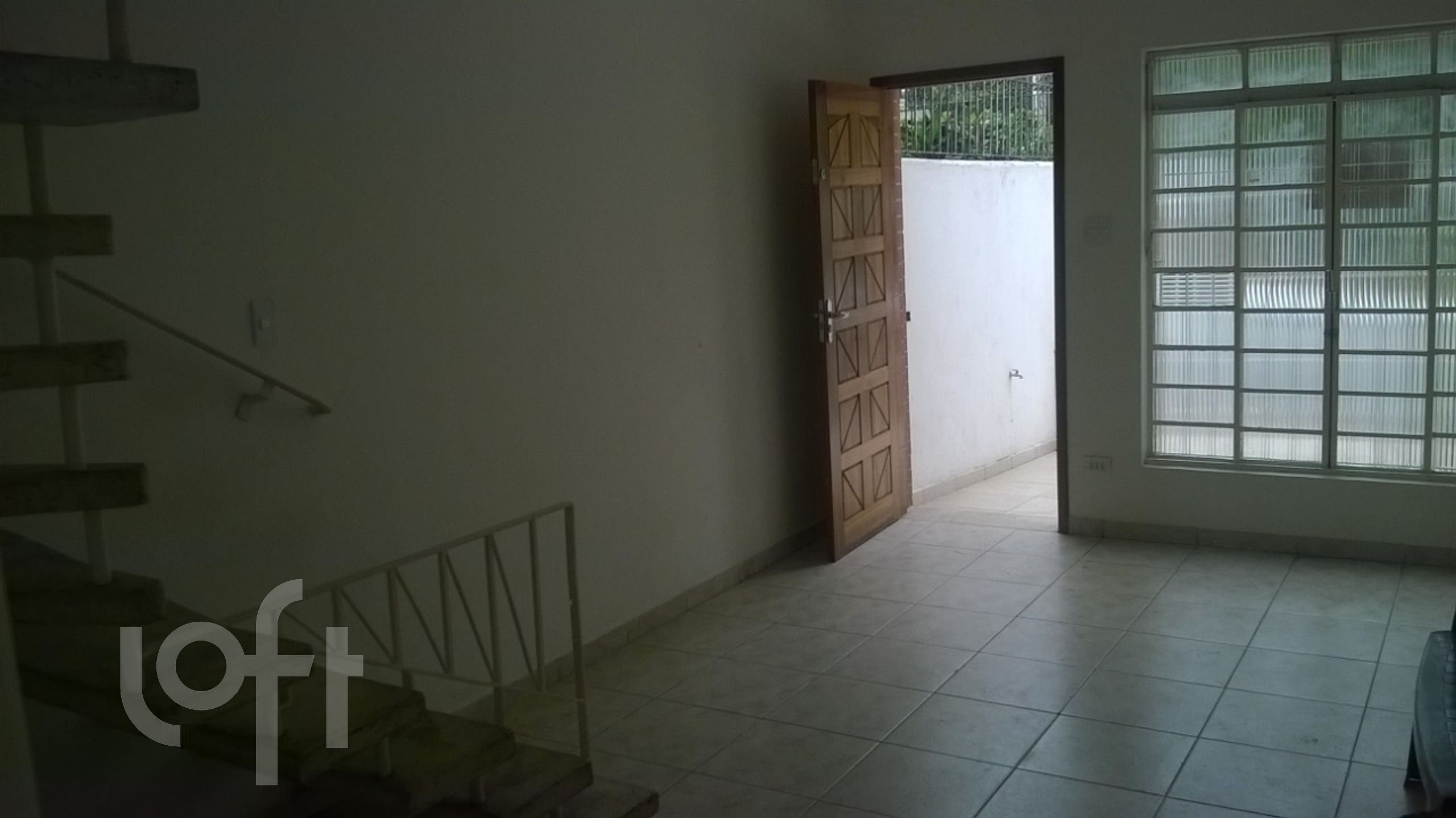 Casa à venda com 2 quartos, 70m² - Foto 2