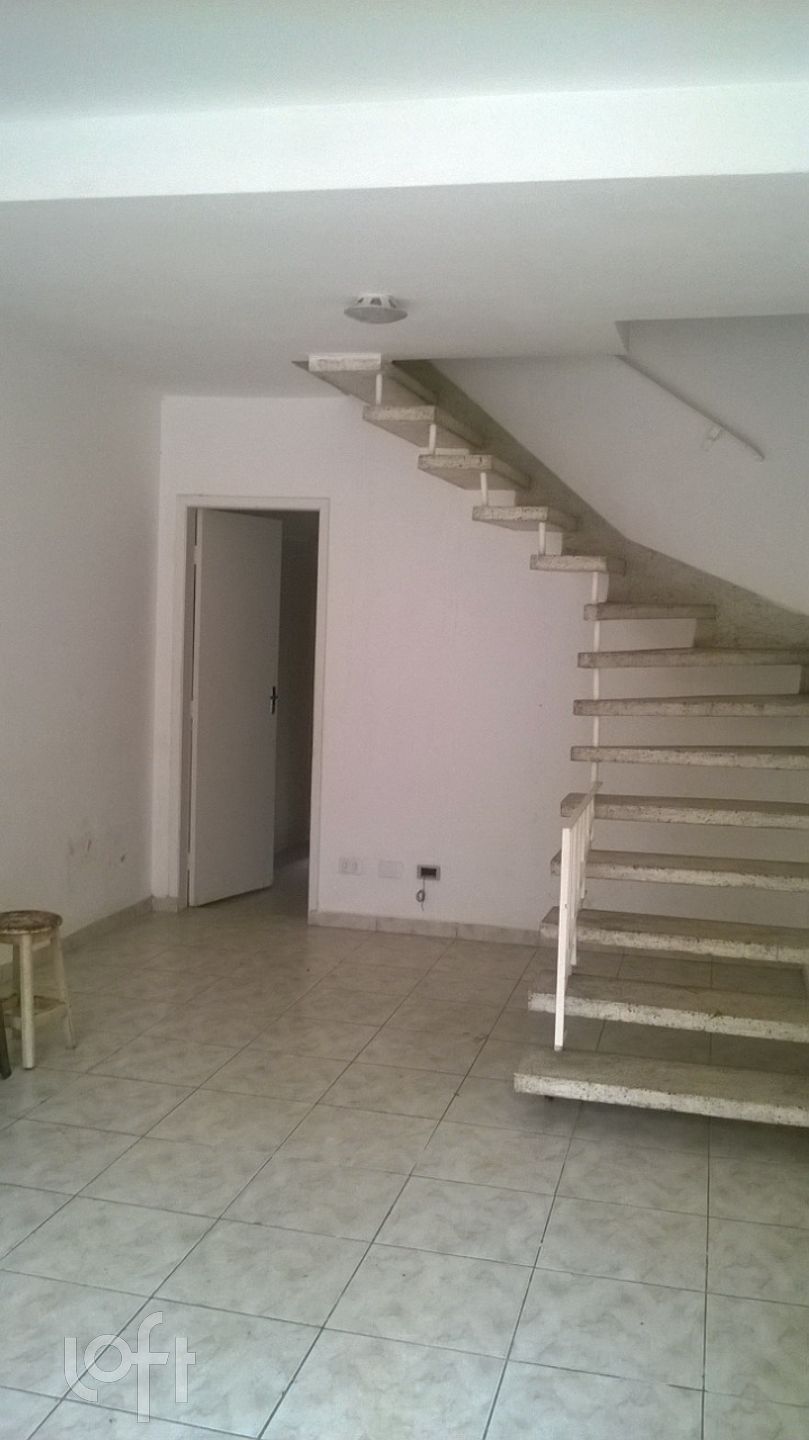 Casa à venda com 2 quartos, 70m² - Foto 1