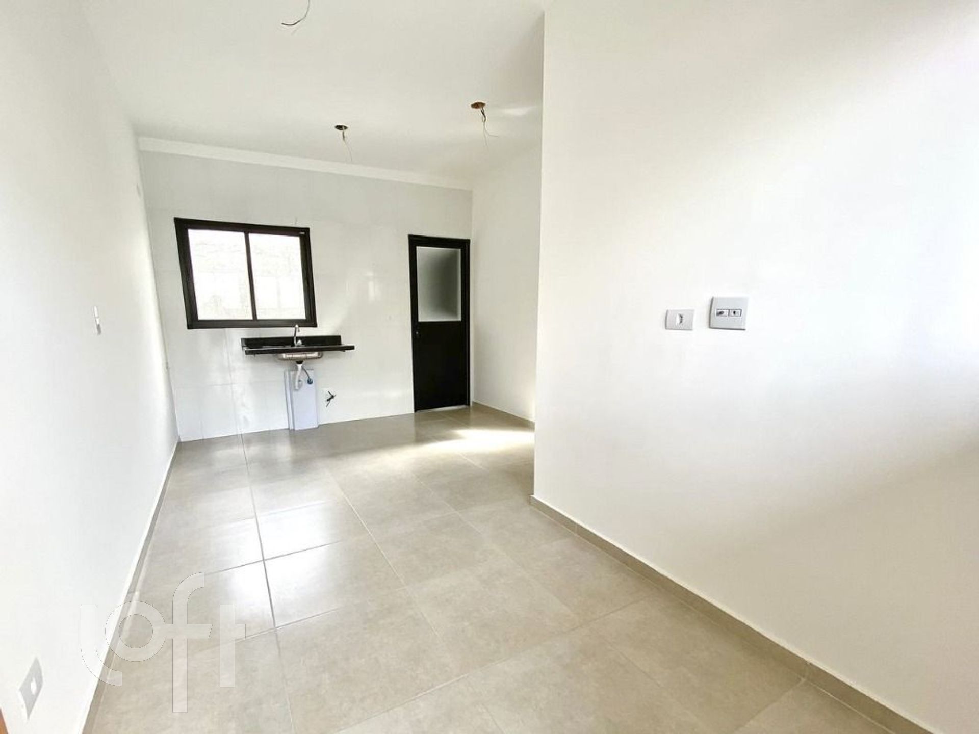 Apartamento à venda com 1 quarto, 42m² - Foto 1