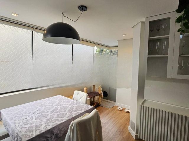 Apartamento com 64m², 2 dormitórios, 1 vaga, Petrópolis em Porto Alegre