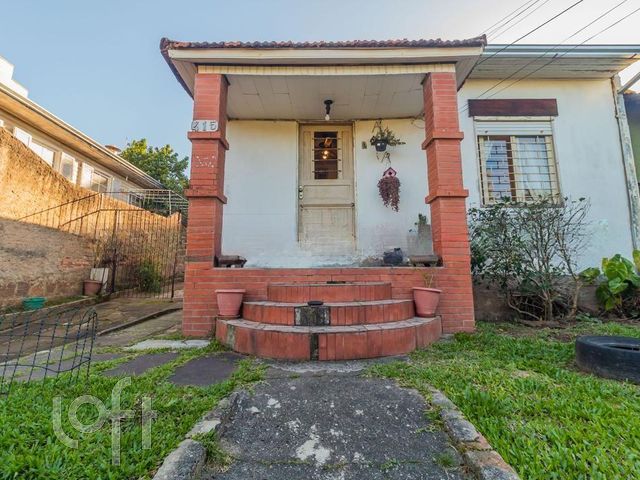 Casa com 90m², 3 dormitórios, 2 vagas, Vila Ipiranga em Porto Alegre