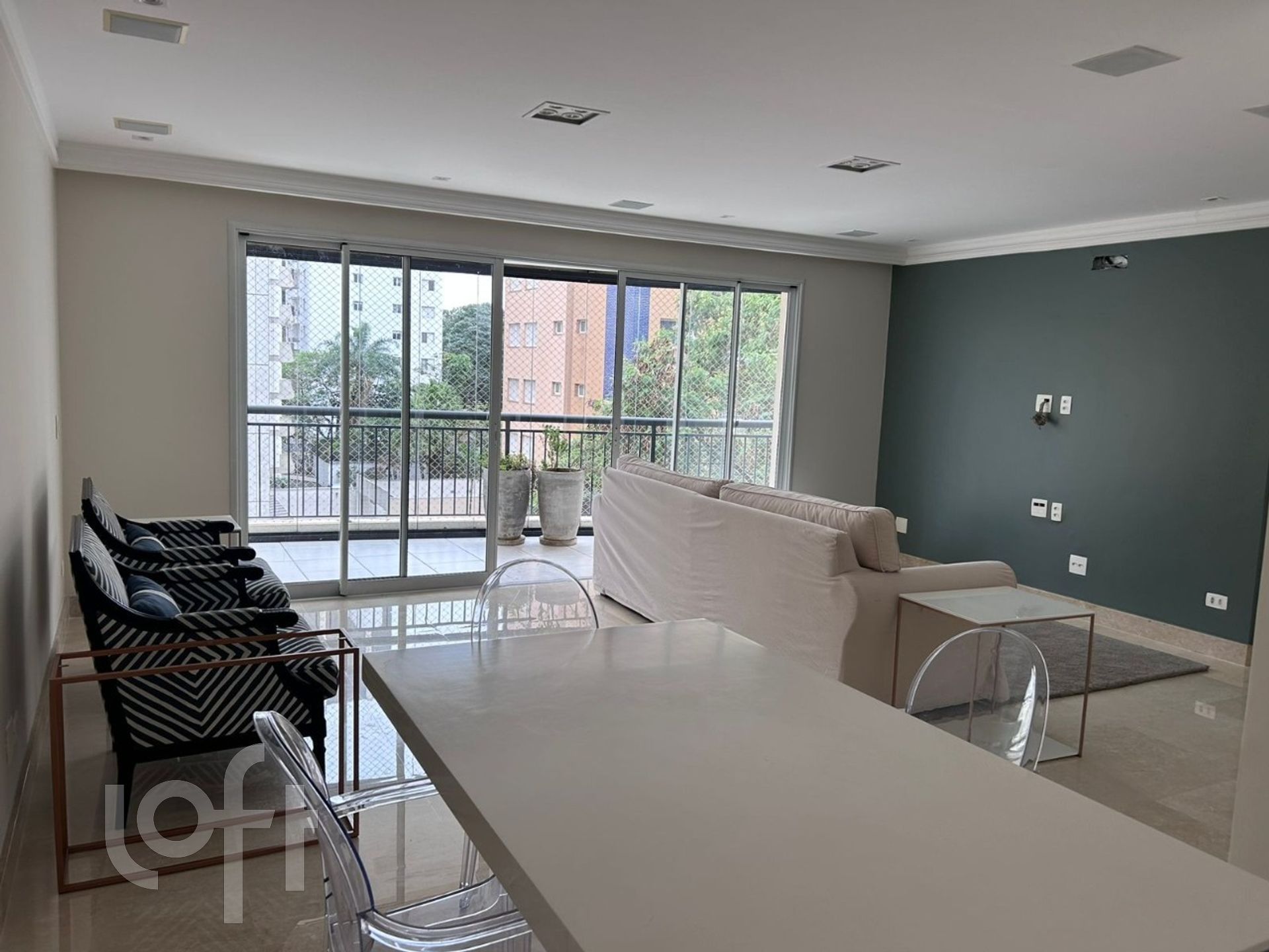 Apartamento à venda com 4 quartos, 145m² - Foto 1