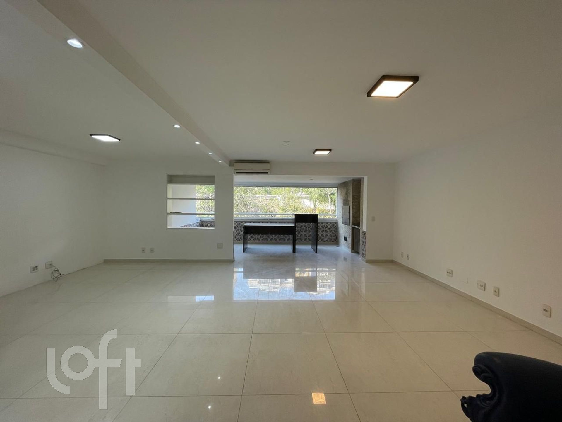 Apartamento à venda com 3 quartos, 136m² - Foto 4