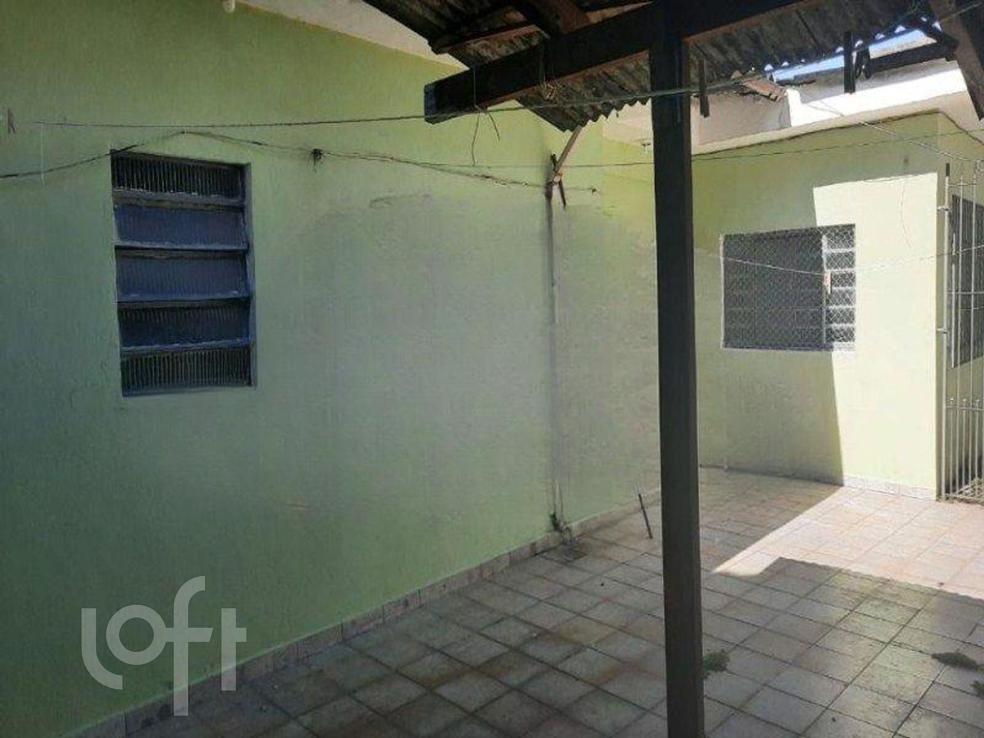 Casa à venda com 4 quartos, 227m² - Foto 1