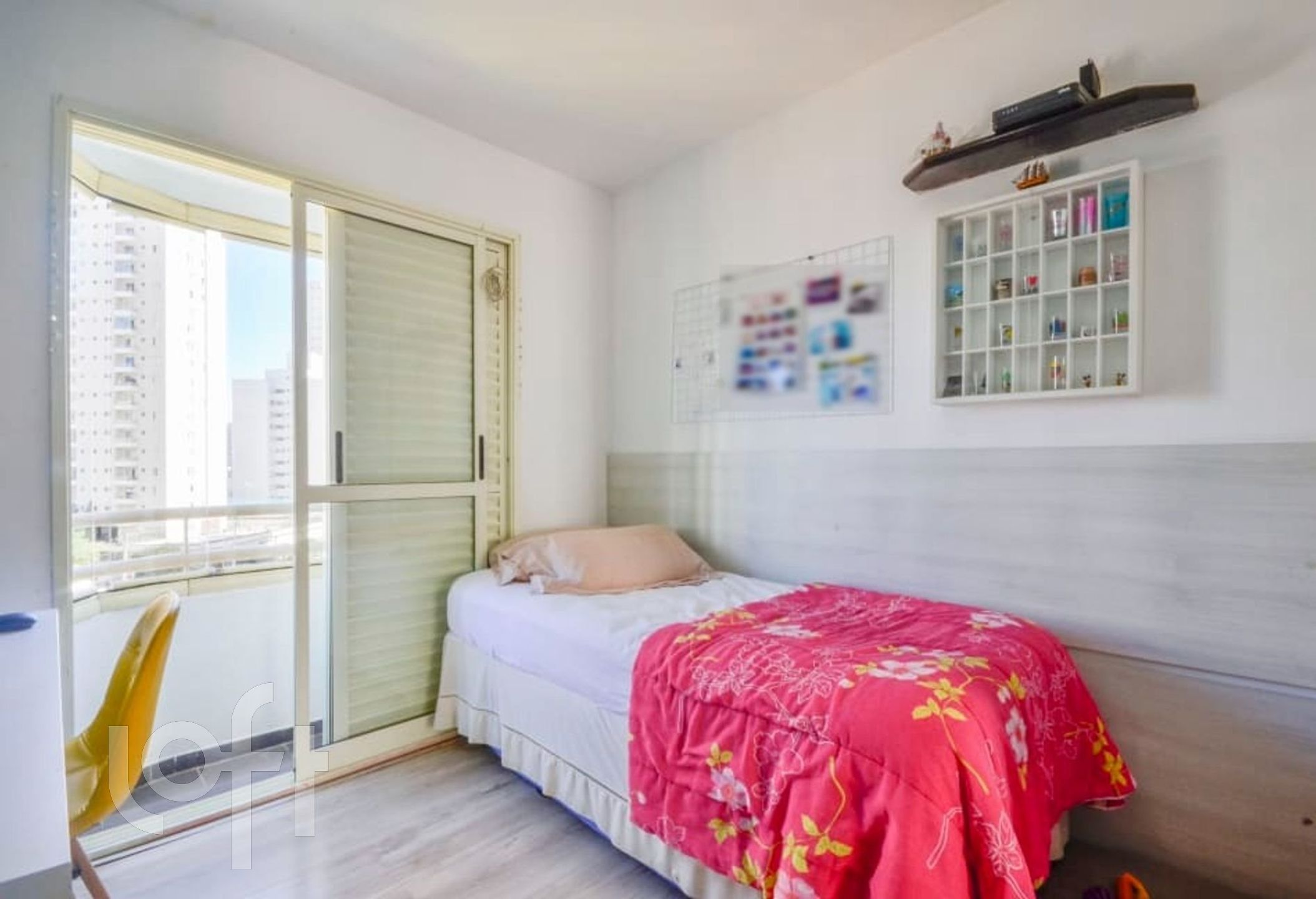 Apartamento à venda com 3 quartos, 100m² - Foto 2