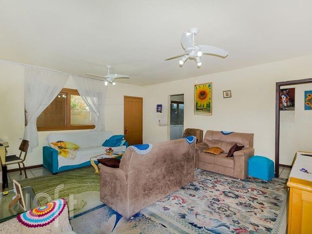 Casa com 242m², 5 dormitórios, 3 vagas, Cristo Redentor em Porto Alegre