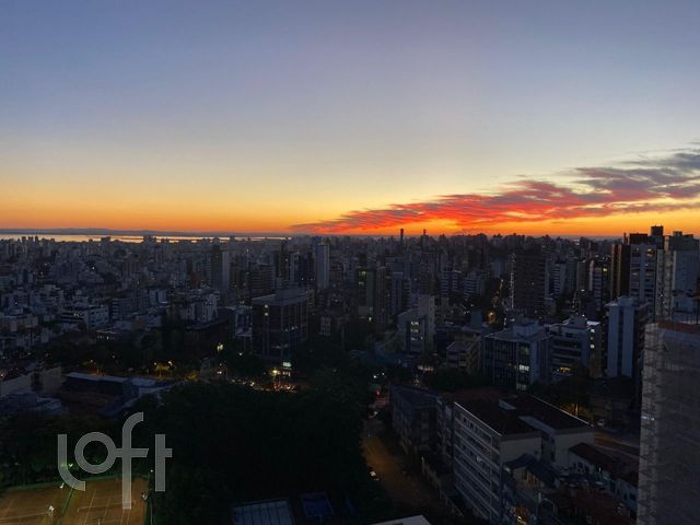 Apartamento com 45m², 1 dormitório, 1 vaga, Petrópolis em Porto Alegre