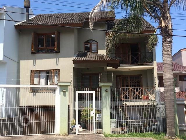 Casa com 275m², 4 dormitórios, 2 suítes, 3 vagas, Chácara das Pedras em Porto Alegre