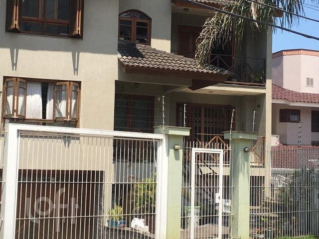 Casa com 275m², 4 dormitórios, 2 suítes, 3 vagas, Chácara das Pedras em Porto Alegre