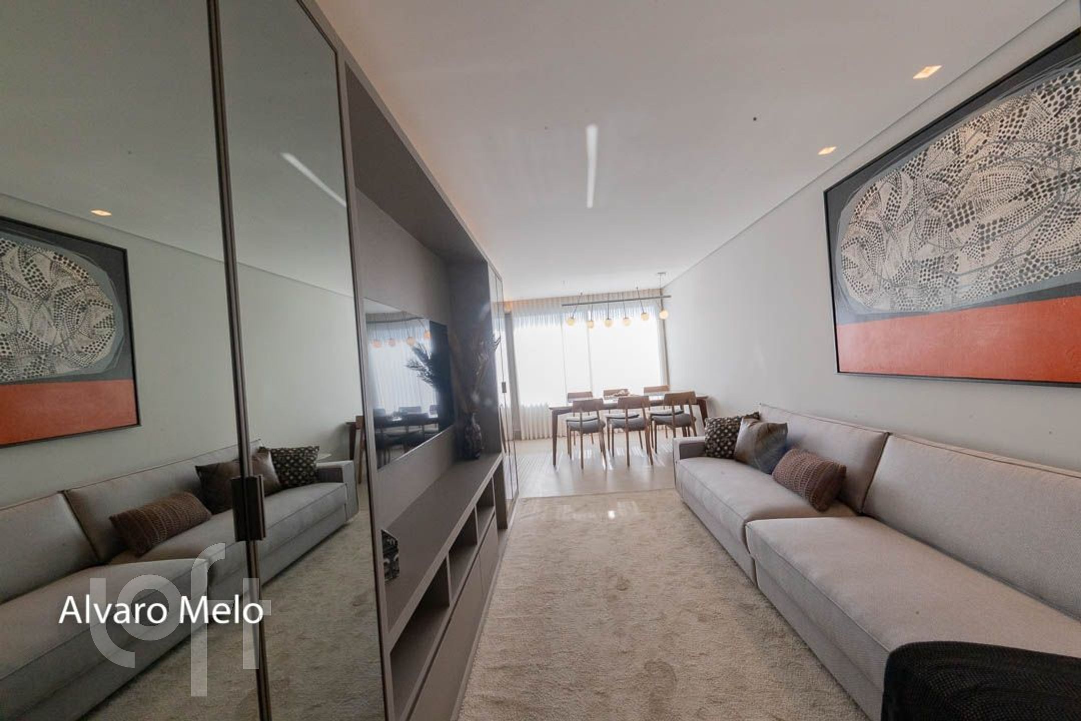 Apartamento à venda com 2 quartos, 67m² - Foto 2