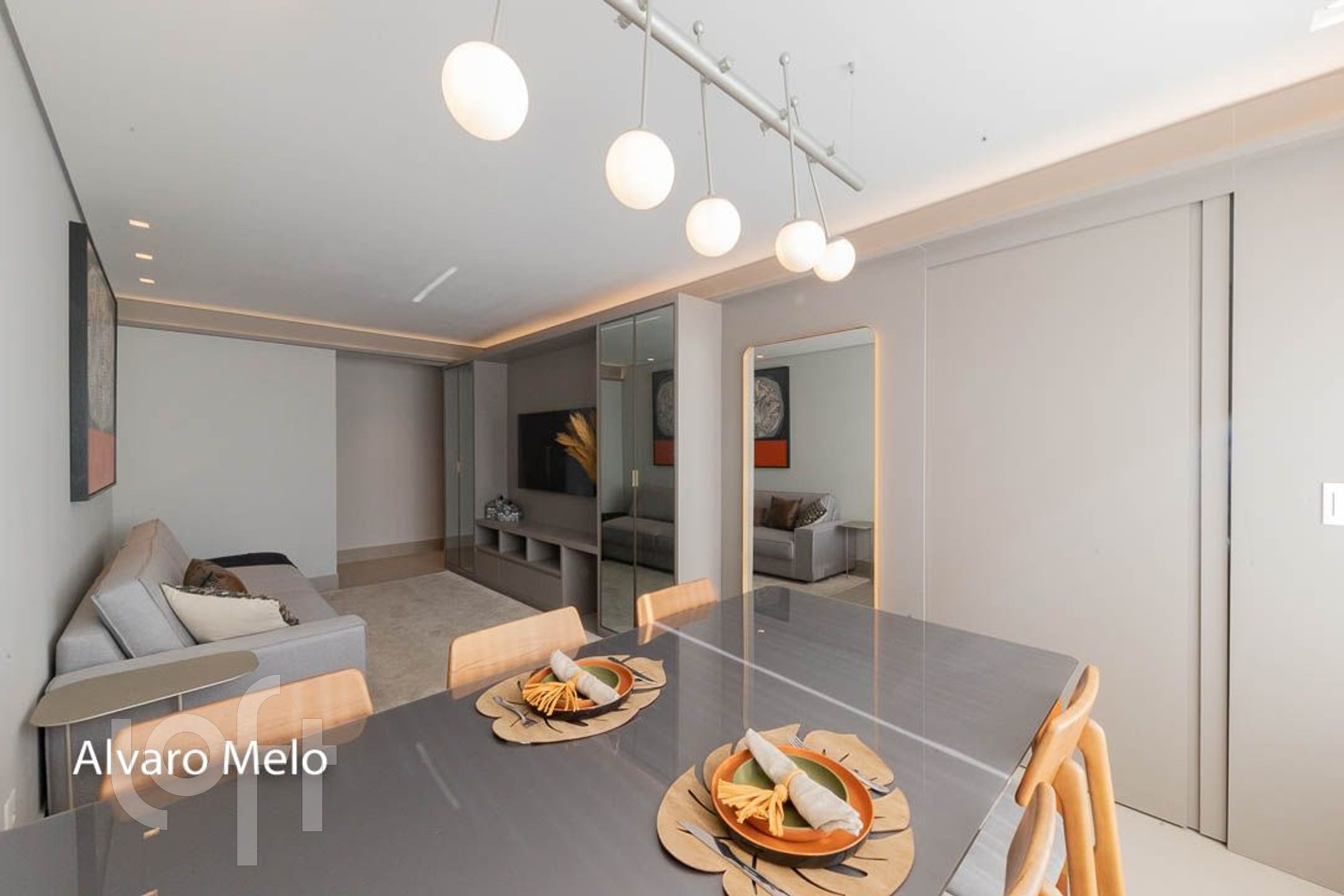 Apartamento à venda com 2 quartos, 67m² - Foto 4