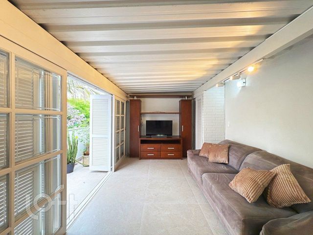 Apartamento com 77m², 1 dormitório, 1 vaga, Auxiliadora em Porto Alegre