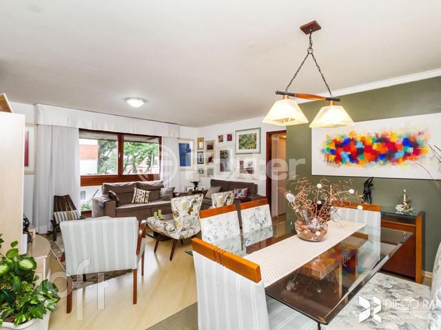 Apartamento com 111m², 3 dormitórios, 1 suíte, 2 vagas, Menino Deus em Porto Alegre