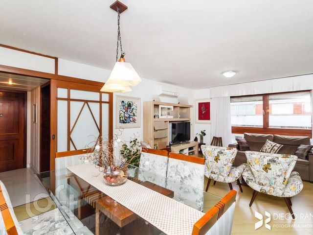 Apartamento com 111m², 3 dormitórios, 1 suíte, 2 vagas, Menino Deus em Porto Alegre