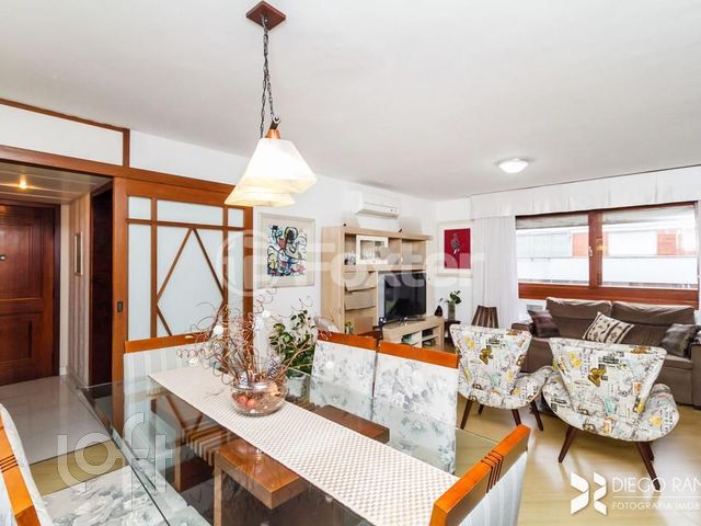 Apartamento com 111m², 3 dormitórios, 1 suíte, 2 vagas, Menino Deus em Porto Alegre