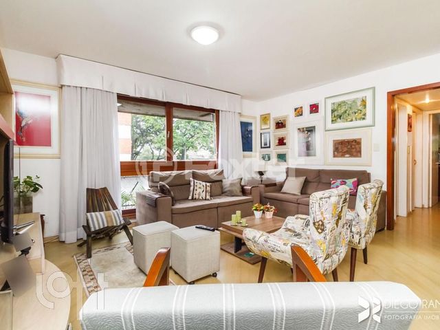 Apartamento com 111m², 3 dormitórios, 1 suíte, 2 vagas, Menino Deus em Porto Alegre