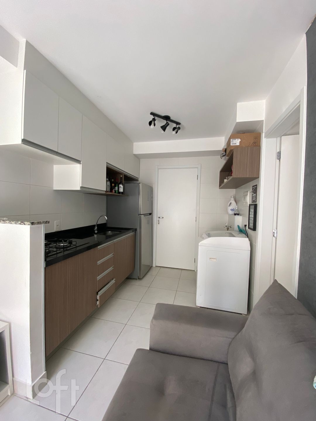 Apartamento à venda com 1 quarto, 28m² - Foto 2