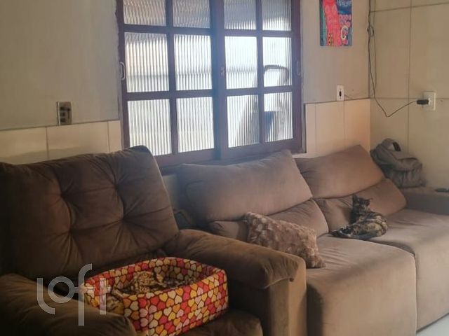 Casa com 54m², 2 dormitórios, 3 vagas, Jardim Botânico em Porto Alegre