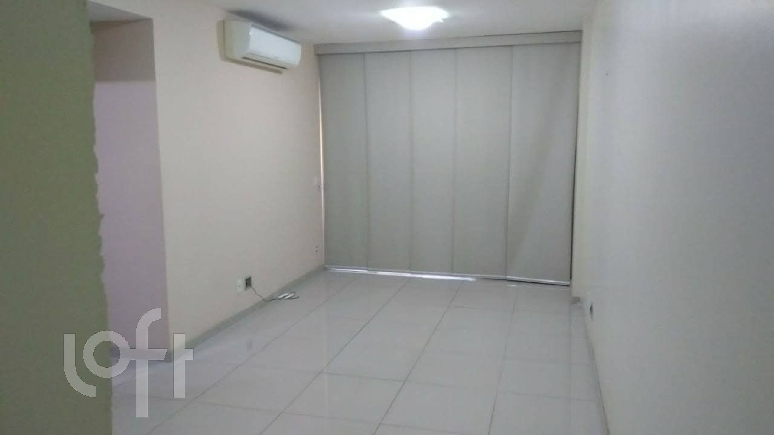 Venda de Apartamento com 4 quarto(s), 1 suíte(s), por R$ 530.0 mil, no condomínio Maiori Residencial em Campo Grande.