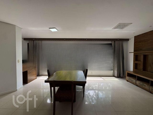 Apartamento com 100m², 3 dormitórios, 1 suíte, 2 vagas, Petrópolis em Porto Alegre