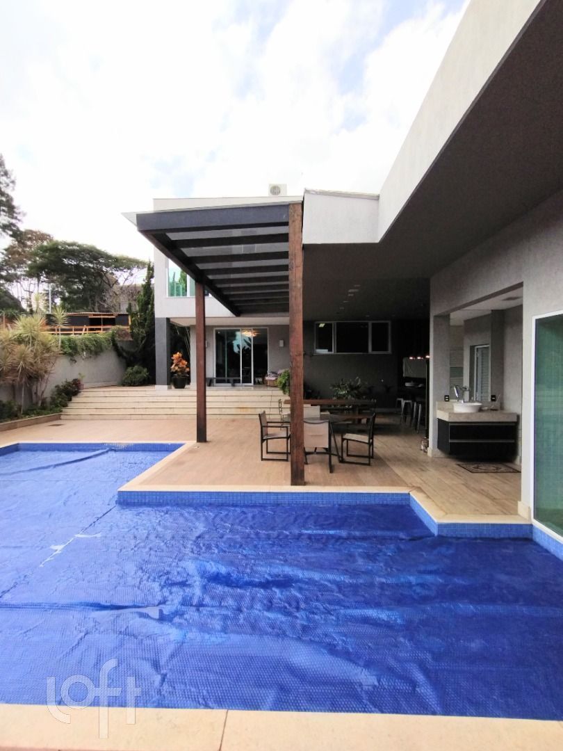 Casa à venda com 5 quartos, 600m² - Foto 2