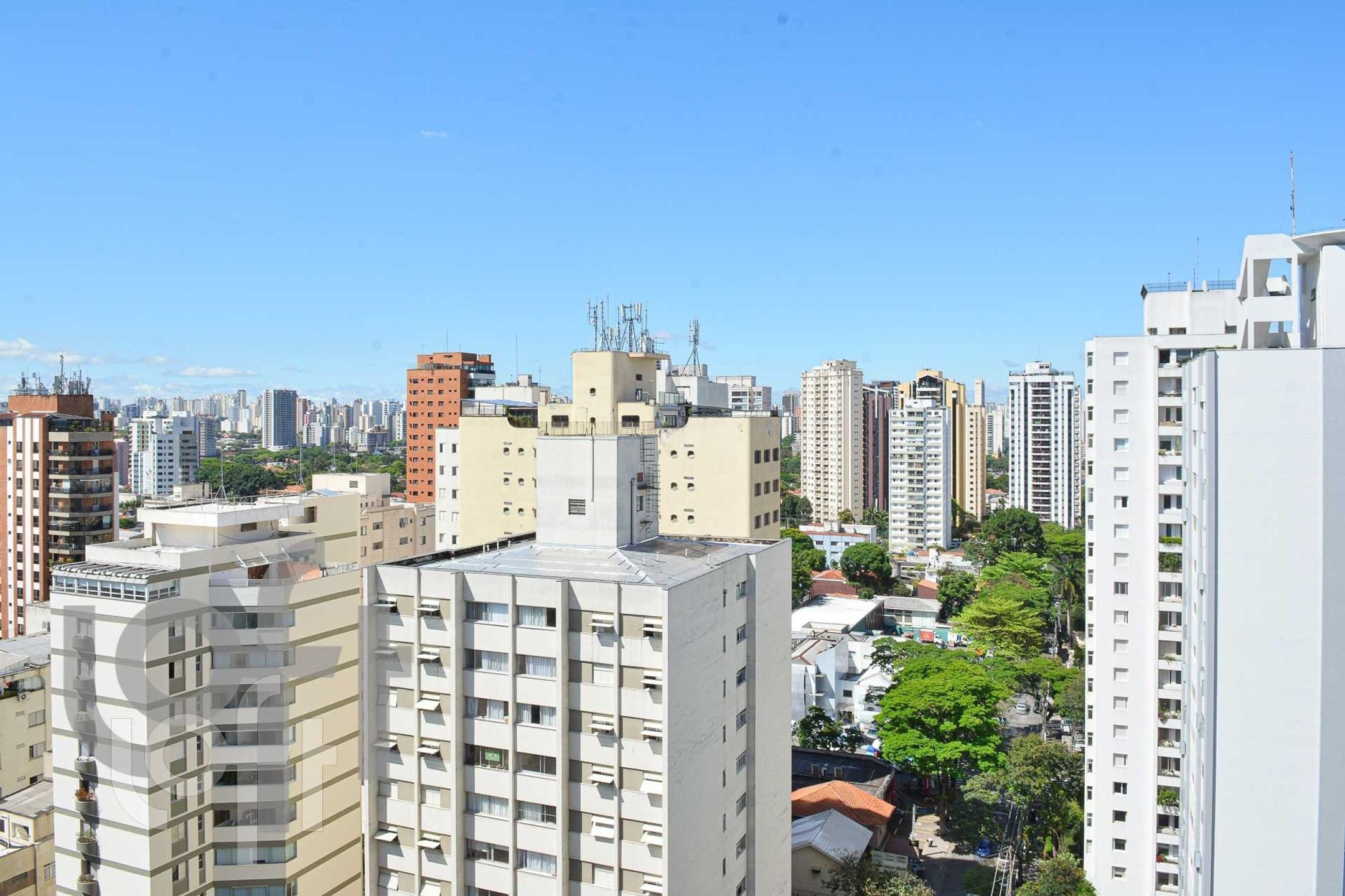 Apartamento à venda com 3 quartos, 144m² - Foto 9