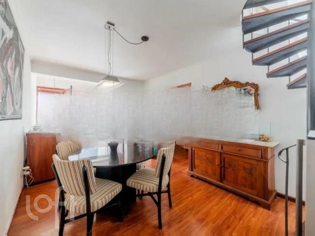 Apartamento com 129m², 2 dormitórios, 2 vagas, Petrópolis em Porto Alegre