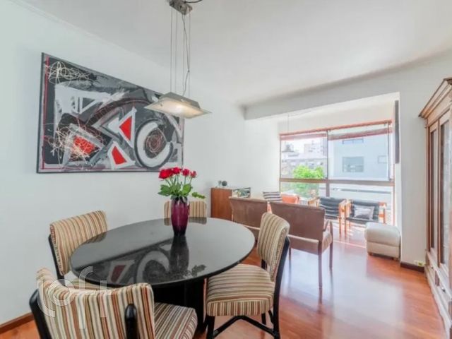 Apartamento com 129m², 2 dormitórios, 2 vagas, Petrópolis em Porto Alegre