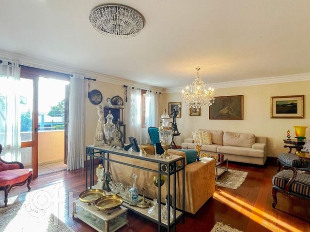 Casa com 421m², 4 dormitórios, 2 suítes, 2 vagas, Chácara das Pedras em Porto Alegre