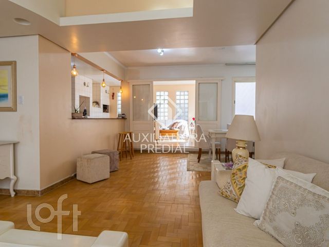 Apartamento com 180m², 3 dormitórios, Rio Branco em Porto Alegre