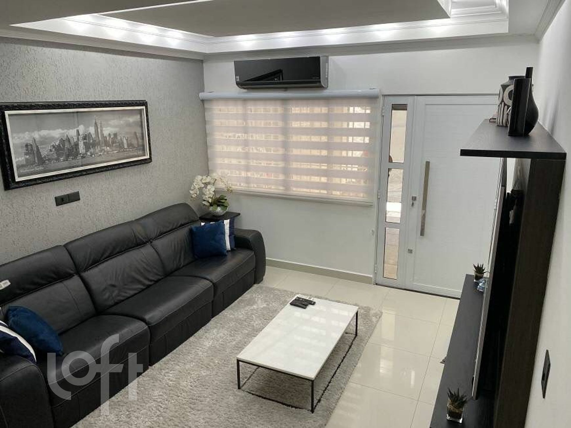 Casa à venda com 2 quartos, 80m² - Foto 1