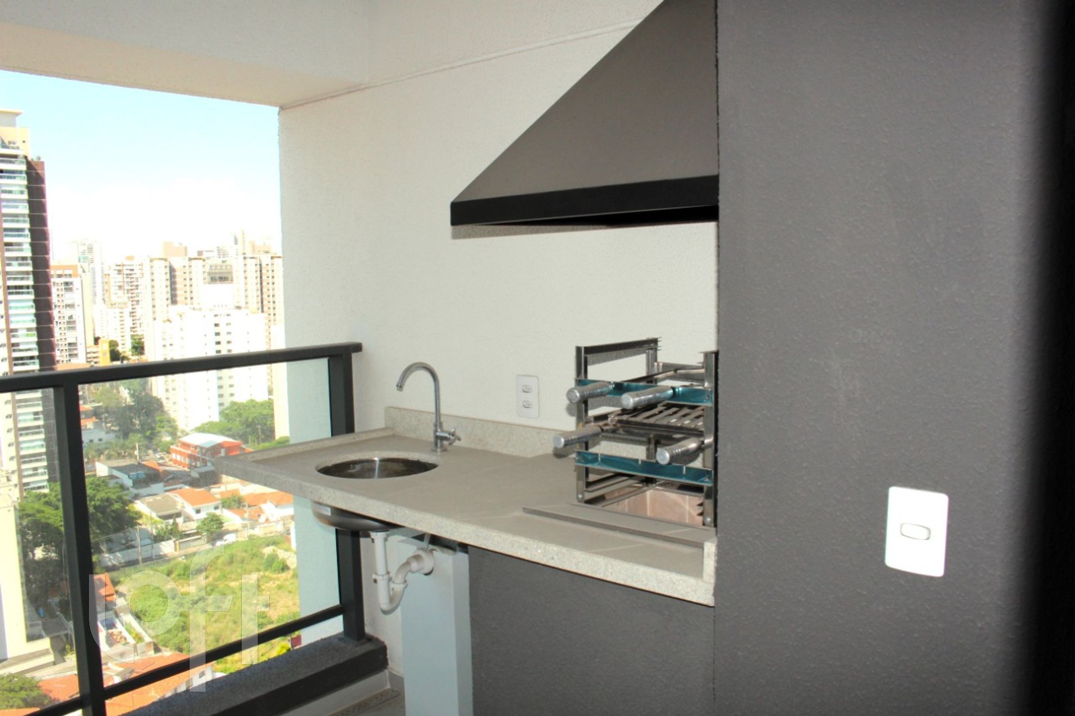 Apartamento à venda com 3 quartos, 84m² - Foto 2