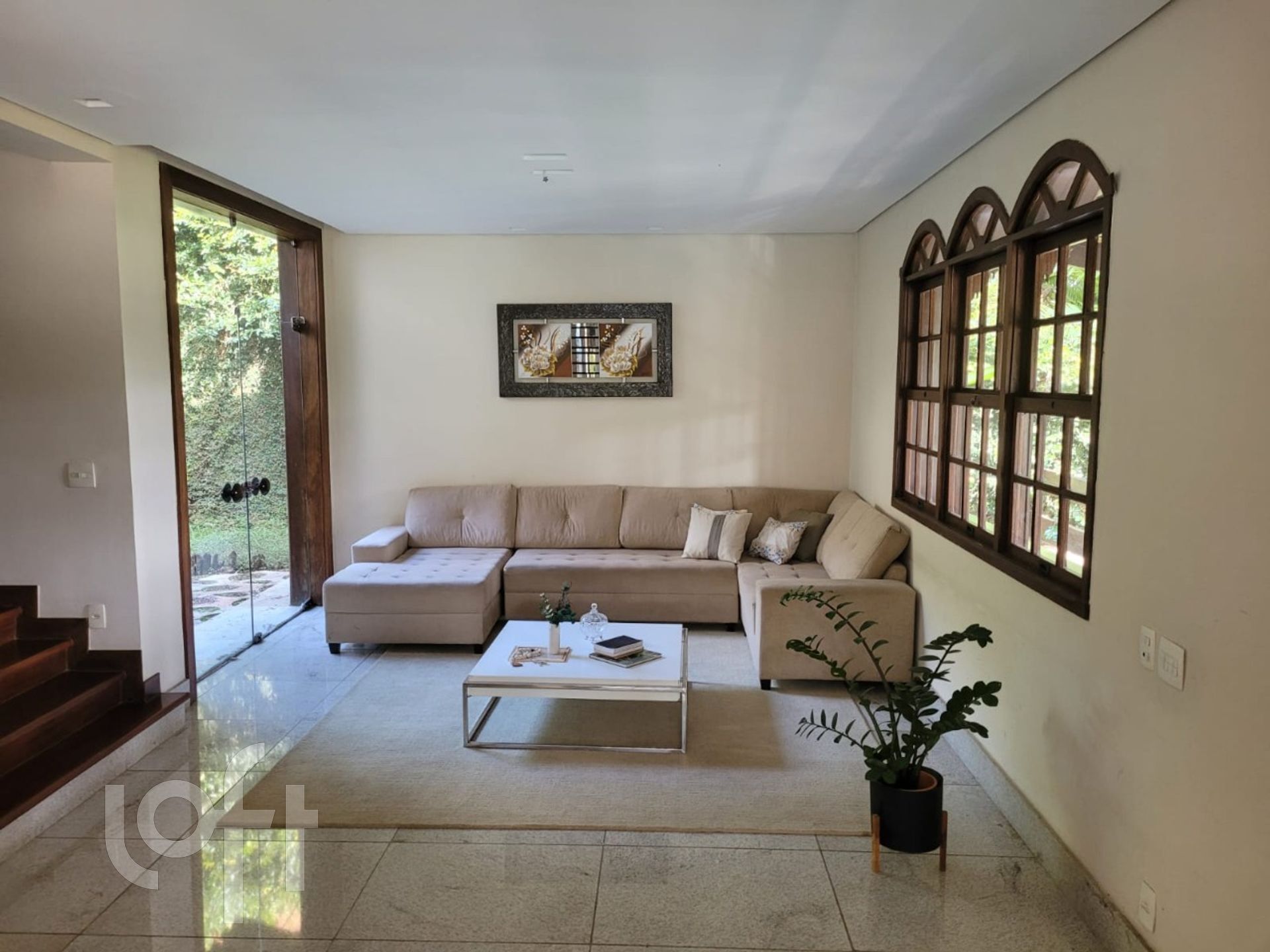 Casa à venda com 4 quartos, 931m² - Foto 2