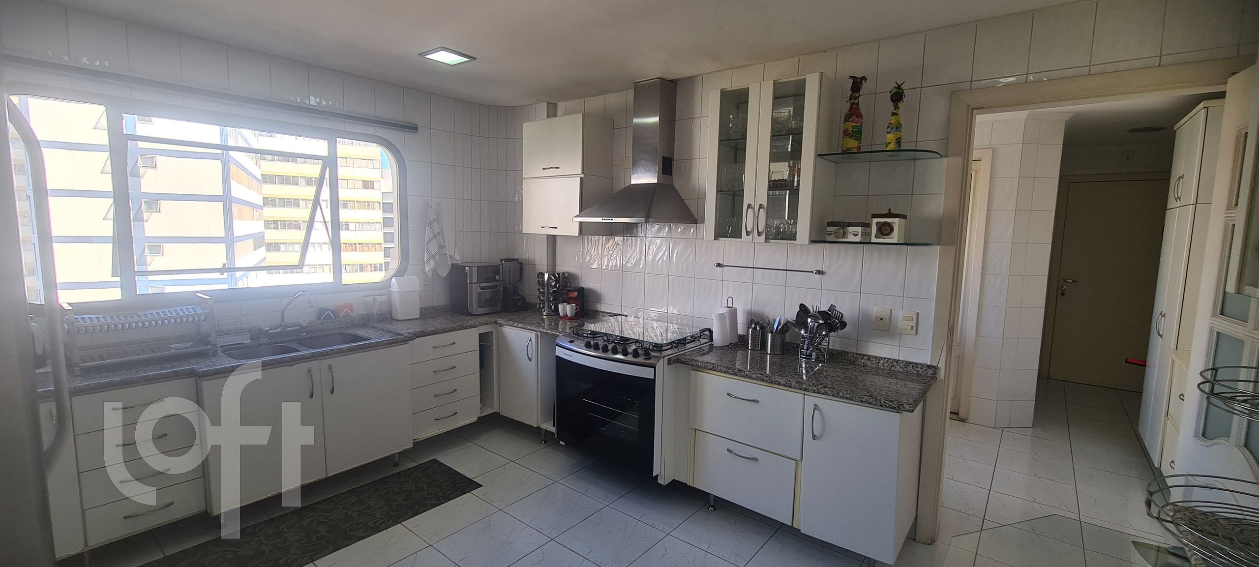 Apartamento à venda com 3 quartos, 168m² - Foto 7