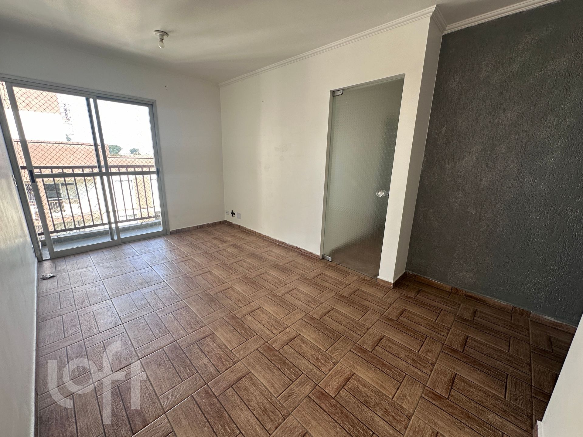 Apartamento à venda com 3 quartos, 75m² - Foto 2