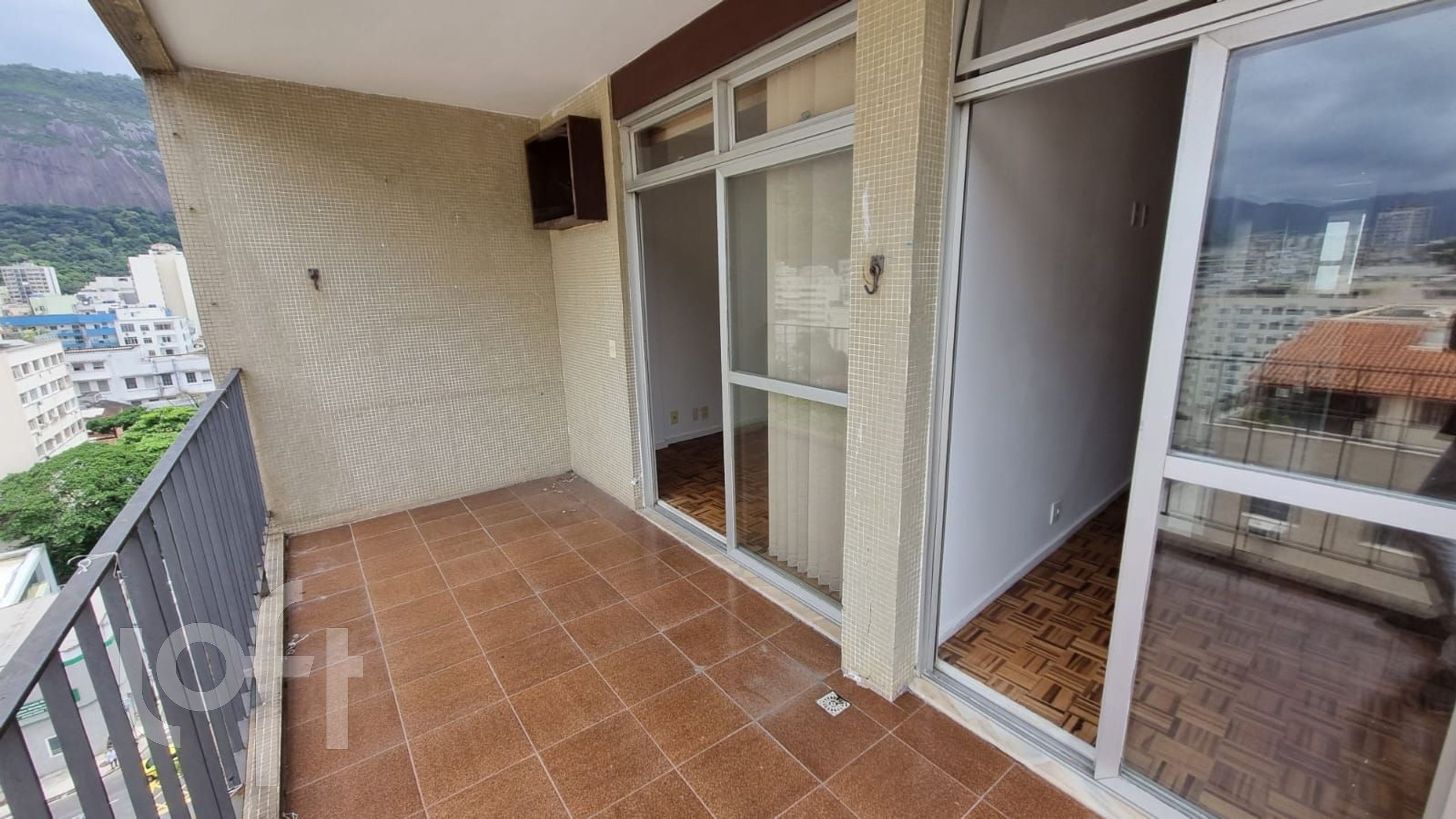 Apartamento à venda com 2 quartos, 68m² - Foto 6