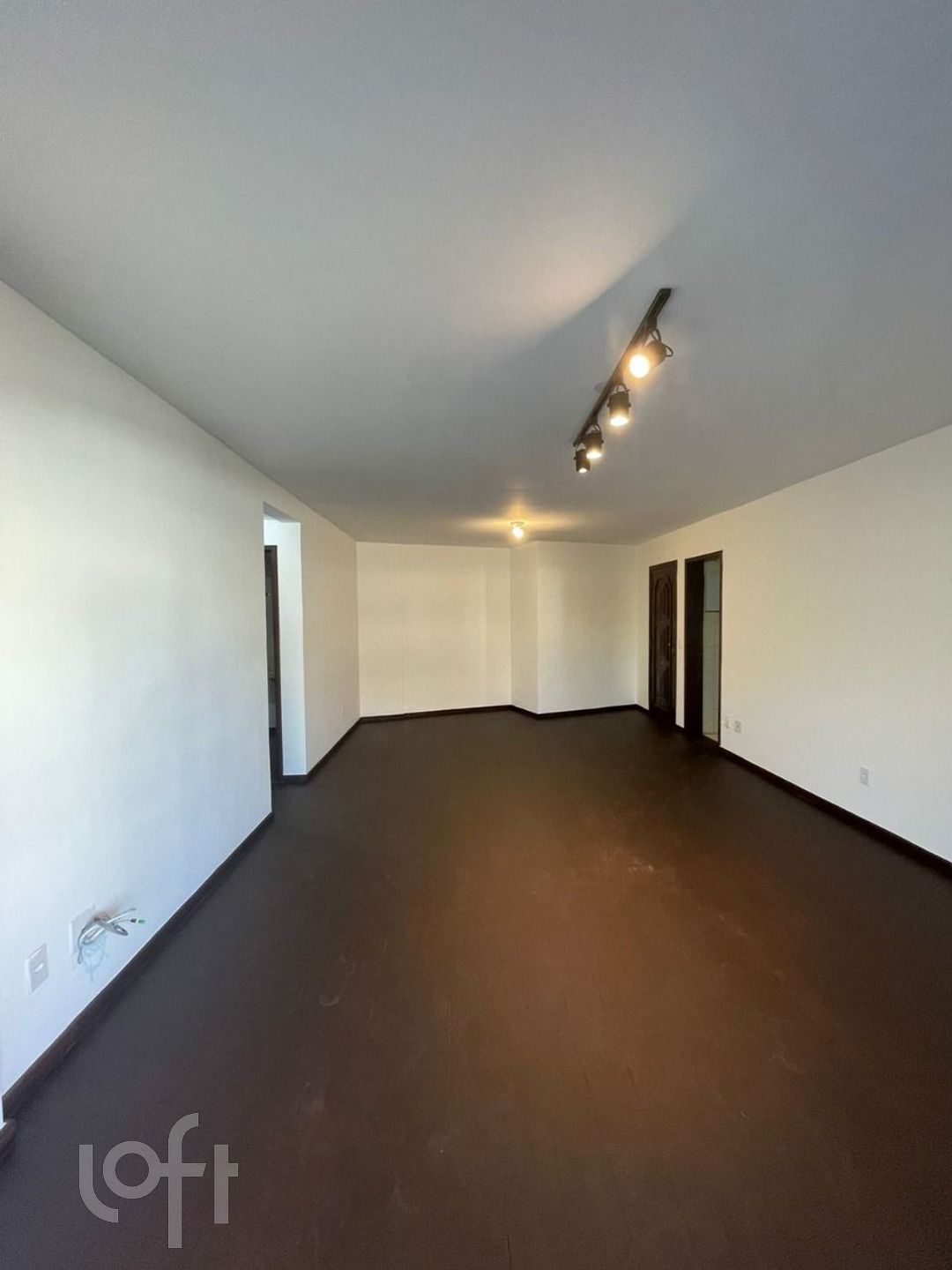 Apartamento à venda com 3 quartos, 165m² - Foto 2